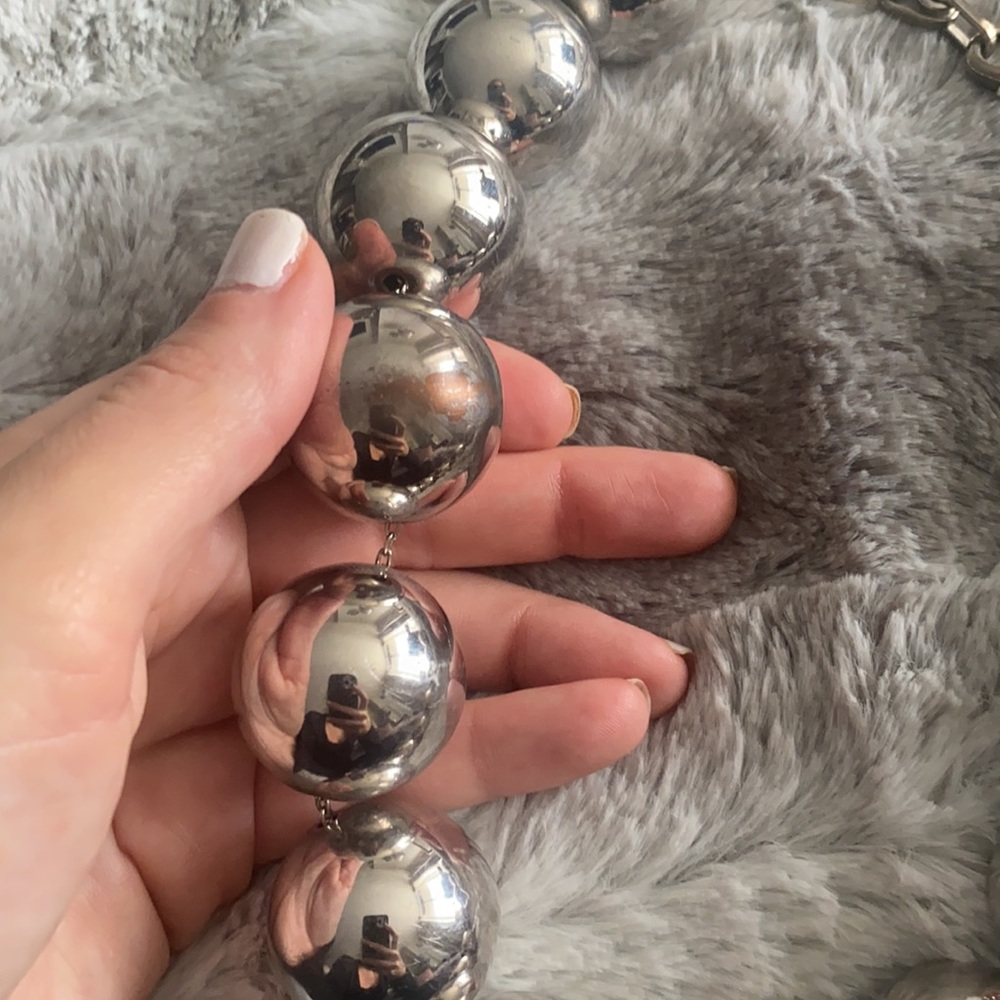 Ben-Amun ball necklace in silver - Picture 5 of 6